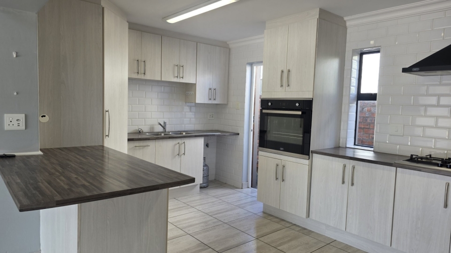 3 Bedroom Property for Sale in Hartenbos Central Western Cape
